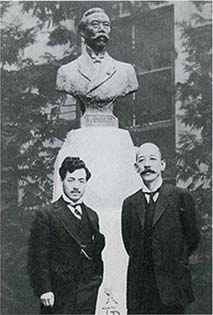 野口英世（左）と血脇守之助（1915年頃）